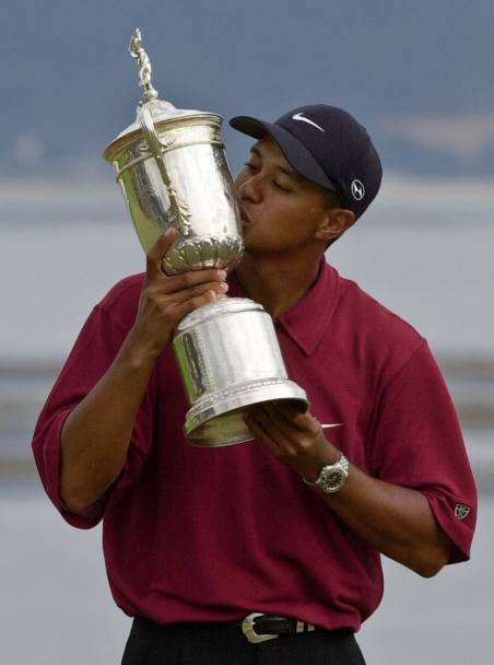 Tiger Woods dopo la vittoria negli Us Open del 2000 (Ap)